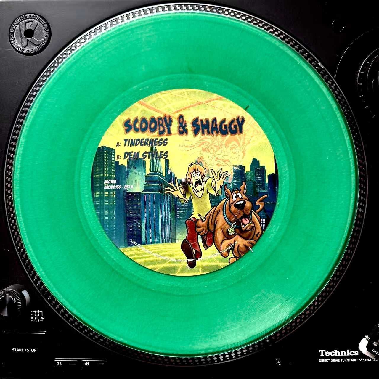 AKO150 ARCADE 031 - SCOOBY & SHAGGY - TINDERNESS / DEM STYLE - GREEN VINYL