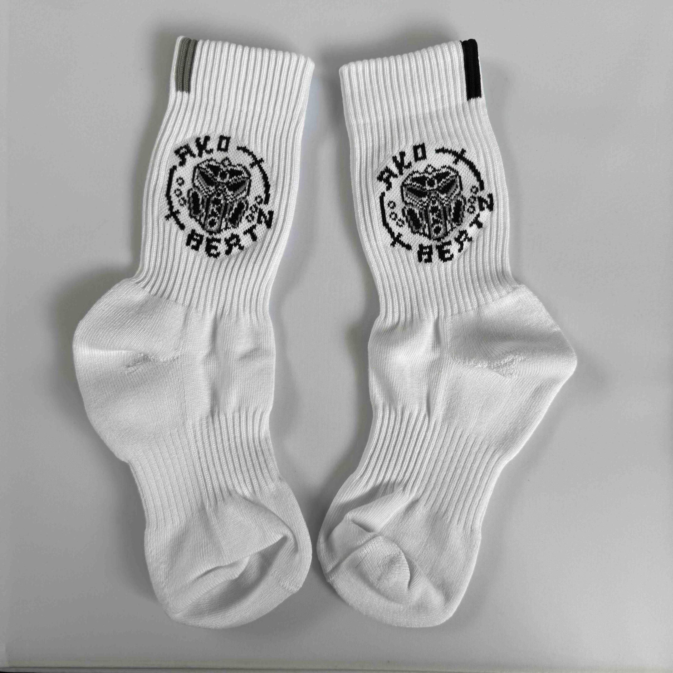 AKO BEATZ PRESENTS AKO BEATZ JAPAN SOCKS - WHITE